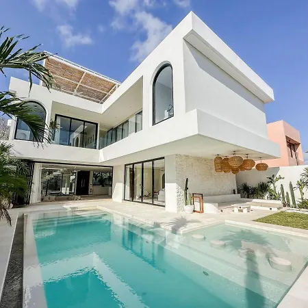 Casa Jomo 5 Bedroom Luxury Seaview Villa With Kids Playroom, Bingin