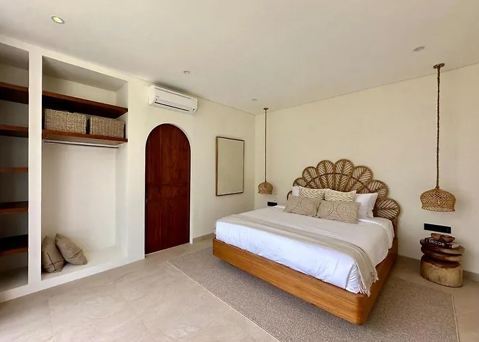 Casa Jomo 5 Bedroom Luxury Seaview With Kids Playroom, Bingin Uluwatu (Bali)