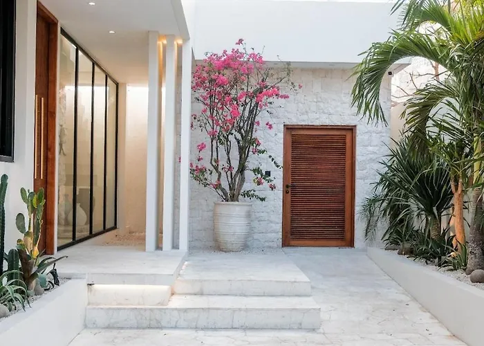Casa Jomo 5 Bedroom Luxury Seaview With Kids Playroom, Bingin Villa