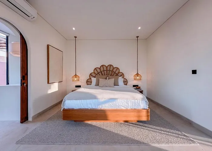 Casa Jomo 5 Bedroom Luxury Seaview With Kids Playroom, Bingin Villa Uluwatu (Bali)