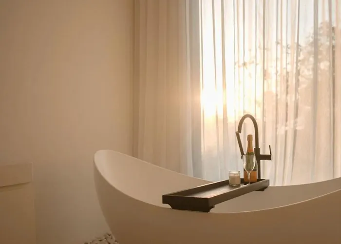 Casa Jomo 5 Bedroom Luxury Seaview With Kids Playroom, Bingin * Uluwatu (Bali)