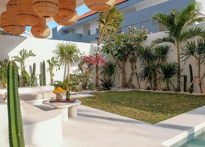 Casa Jomo 5 Bedroom Luxury Seaview With Kids Playroom, Bingin Uluwatu (Bali)