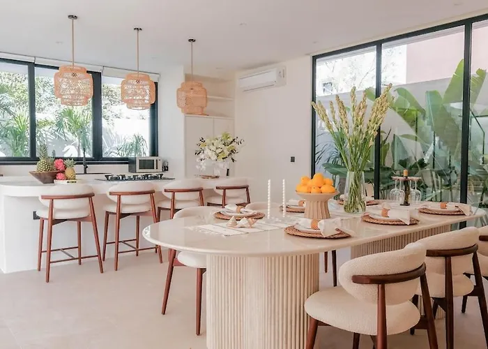 Casa Jomo 5 Bedroom Luxury Seaview With Kids Playroom, Bingin *