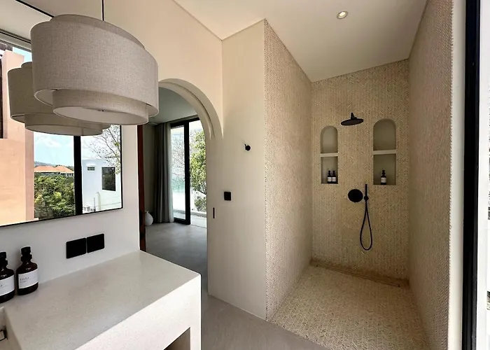 Villa Casa Jomo 5 Bedroom Luxury Seaview With Kids Playroom, Bingin