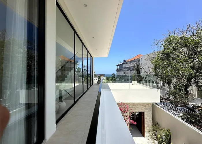 Casa Jomo 5 Bedroom Luxury Seaview With Kids Playroom, Bingin *
