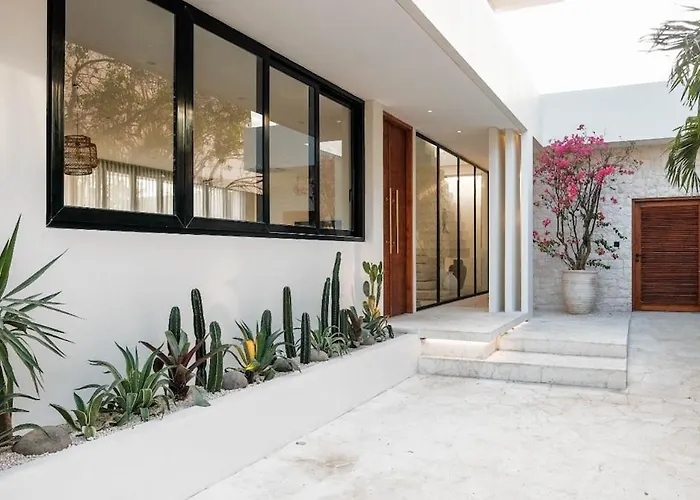 Villa Casa Jomo 5 Bedroom Luxury Seaview With Kids Playroom, Bingin *