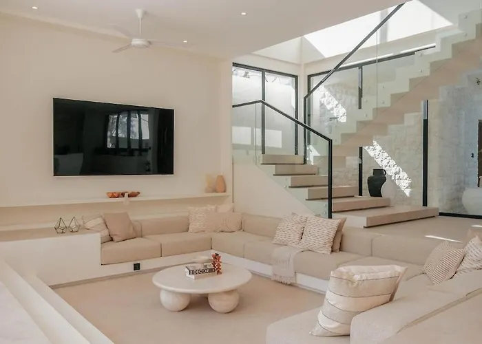 Casa Jomo 5 Bedroom Luxury Seaview With Kids Playroom, Bingin Uluwatu (Bali)