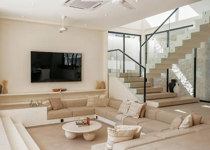 Casa Jomo 5 Bedroom Luxury Seaview With Kids Playroom, Bingin