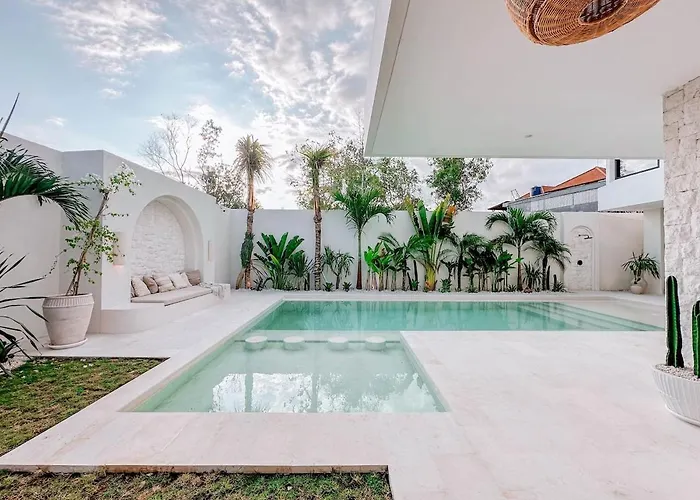 Casa Jomo 5 Bedroom Luxury Seaview With Kids Playroom, Bingin Villa *